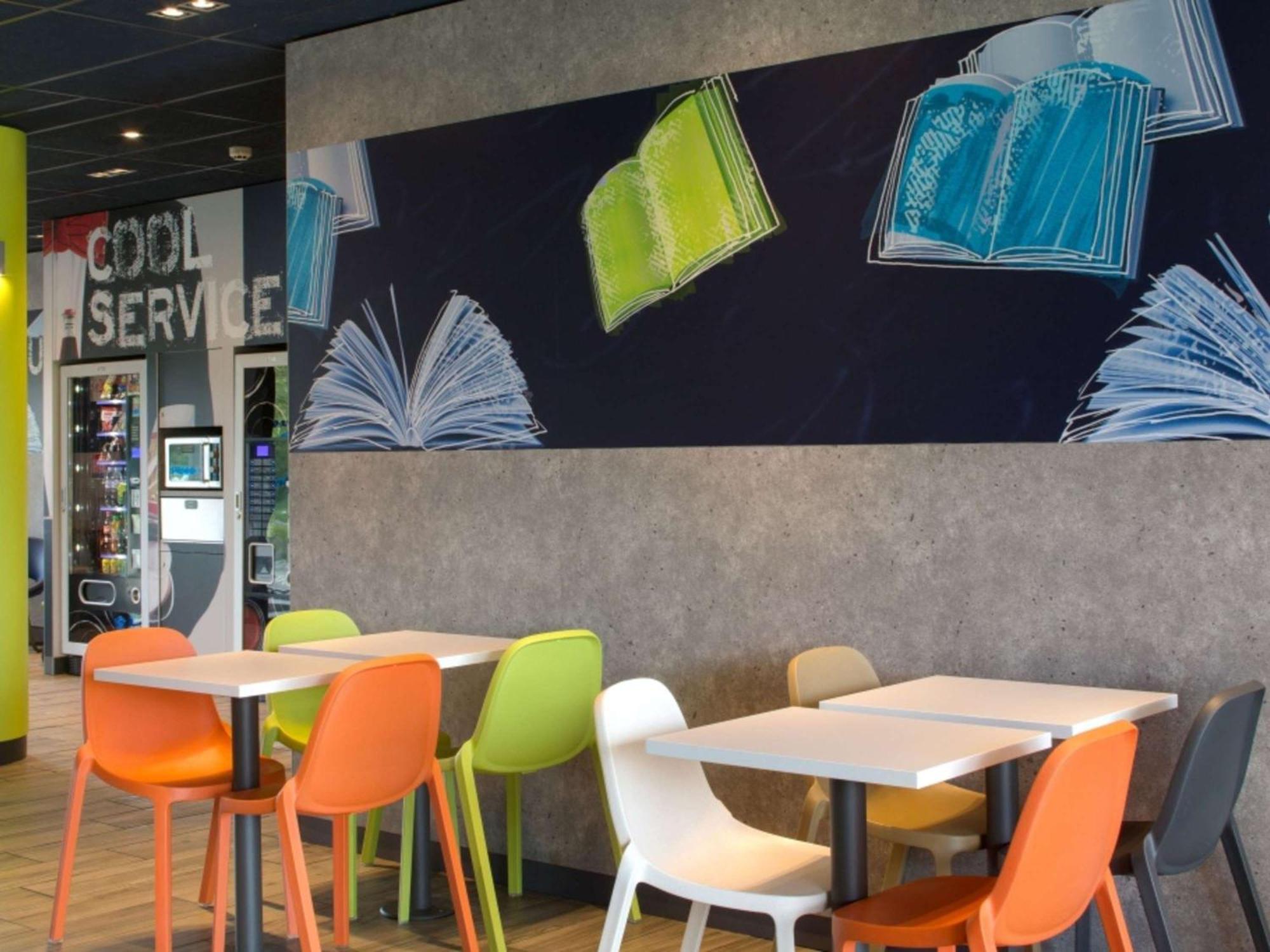 Ibis Budget Montceau Les Mines Exterior photo
