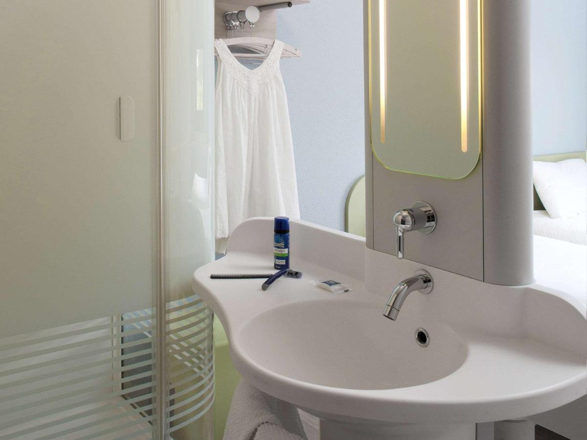 Ibis Budget Montceau Les Mines Exterior photo